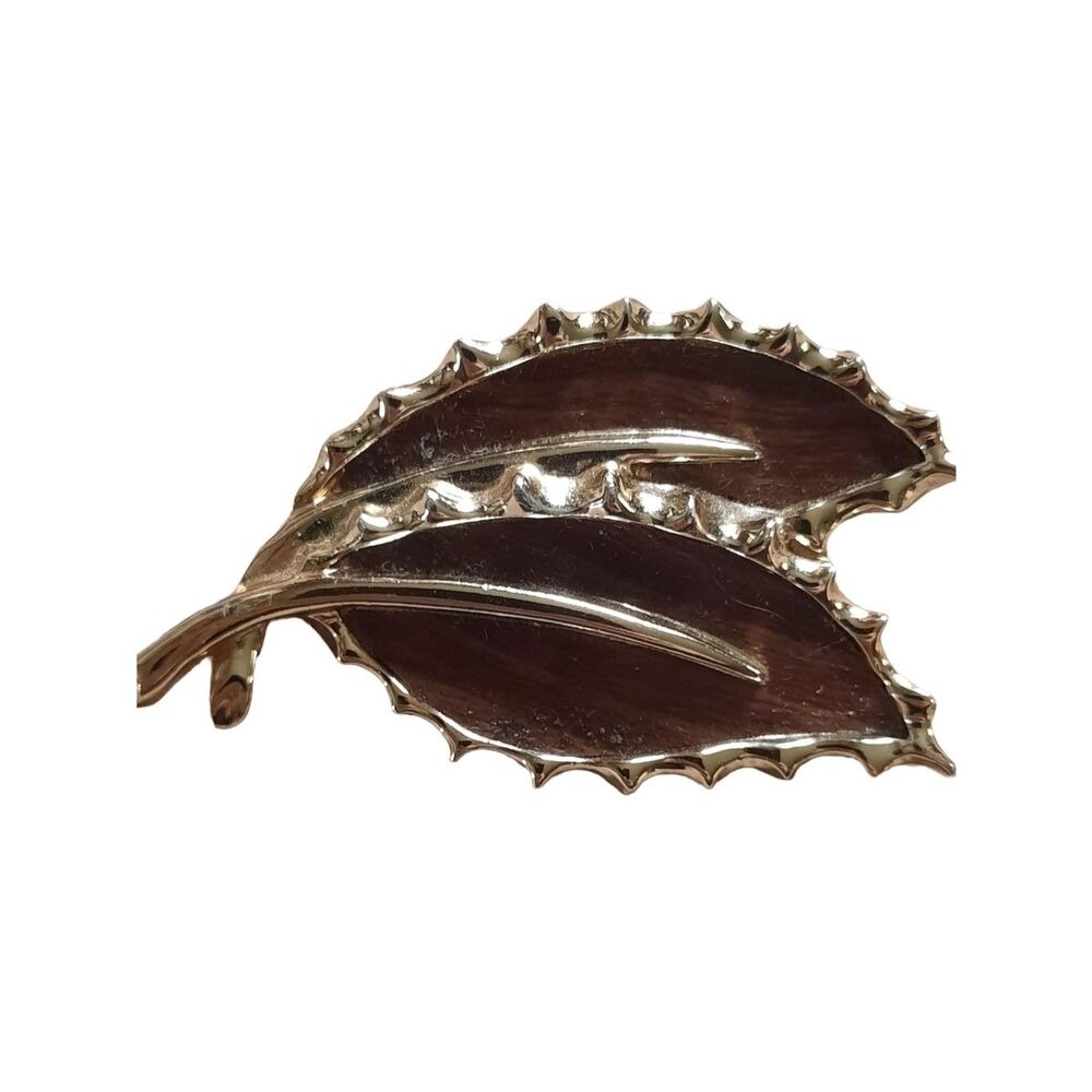 Sarah Coventry "Wooded Beauty" Gold Leaf Brooch